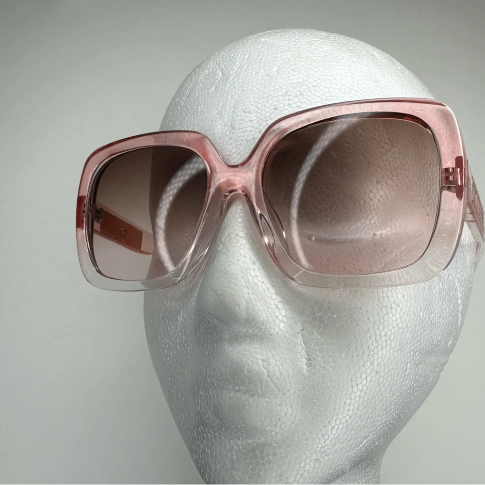 Oversized Guess Shades - Picture 6 of 7